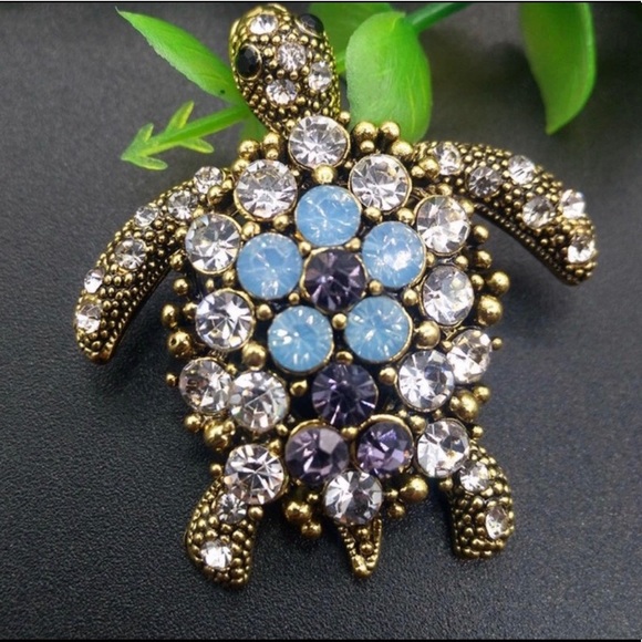 Jewelry - 🆕TURTLE BROOCH 🐢